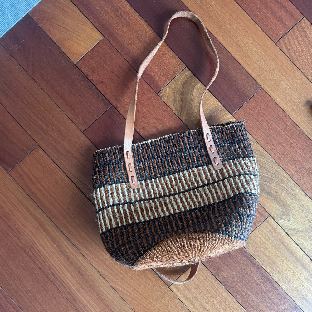 Jenna Bee Medium Brown Stripes Sisal Basket Bag - Picture 3 of 5